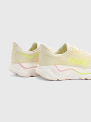 HOKA Women's Arahi 9 Running Shoe