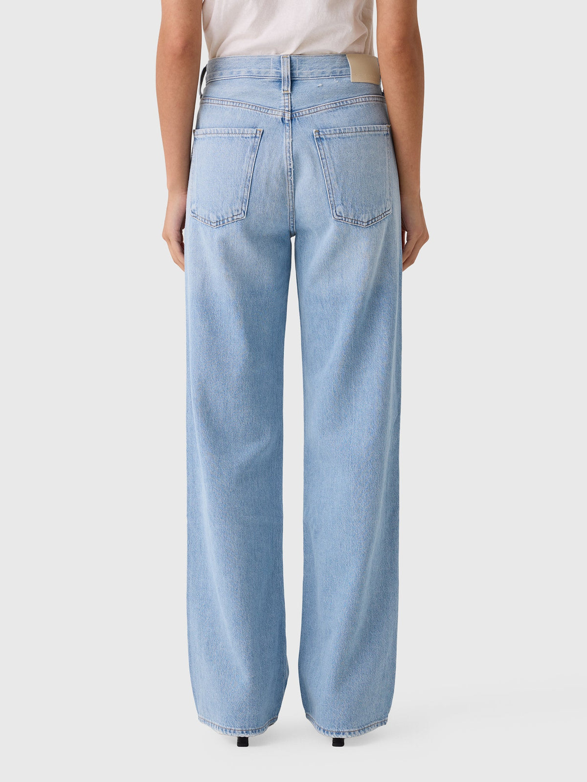 Citizens Of Humanity Women's Annina Straight Leg 33" Jean