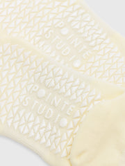 Pointe Studio Women's Ruffle Full Foot Grip Socks