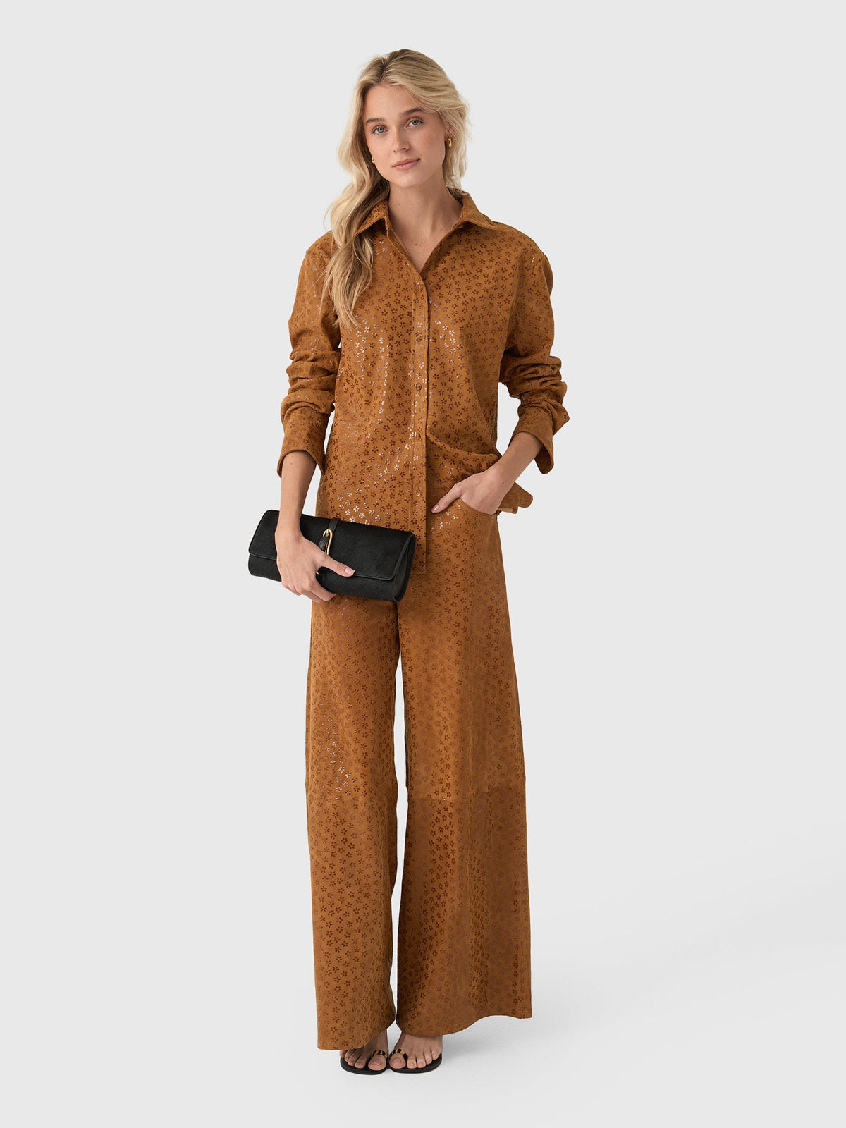 SPRWMN Women's 5-Pocket Suede Wide Leg Pant