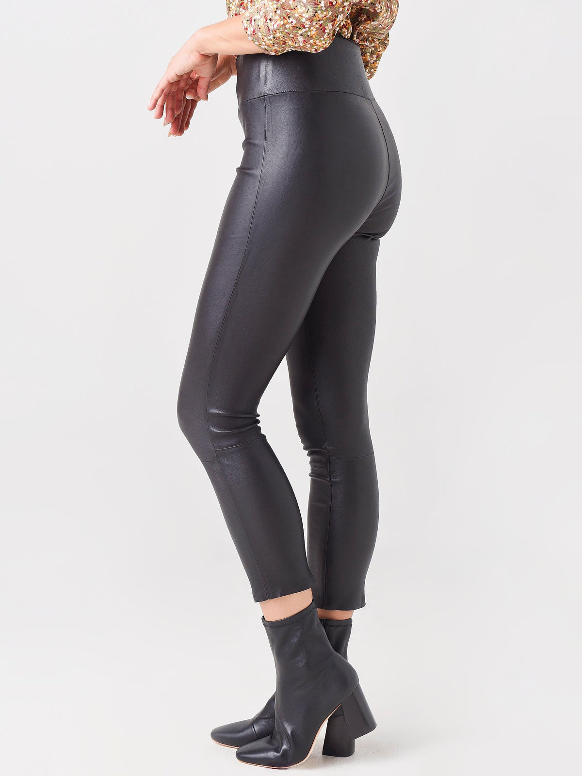 SPRWMN Women's Leather Crop Legging