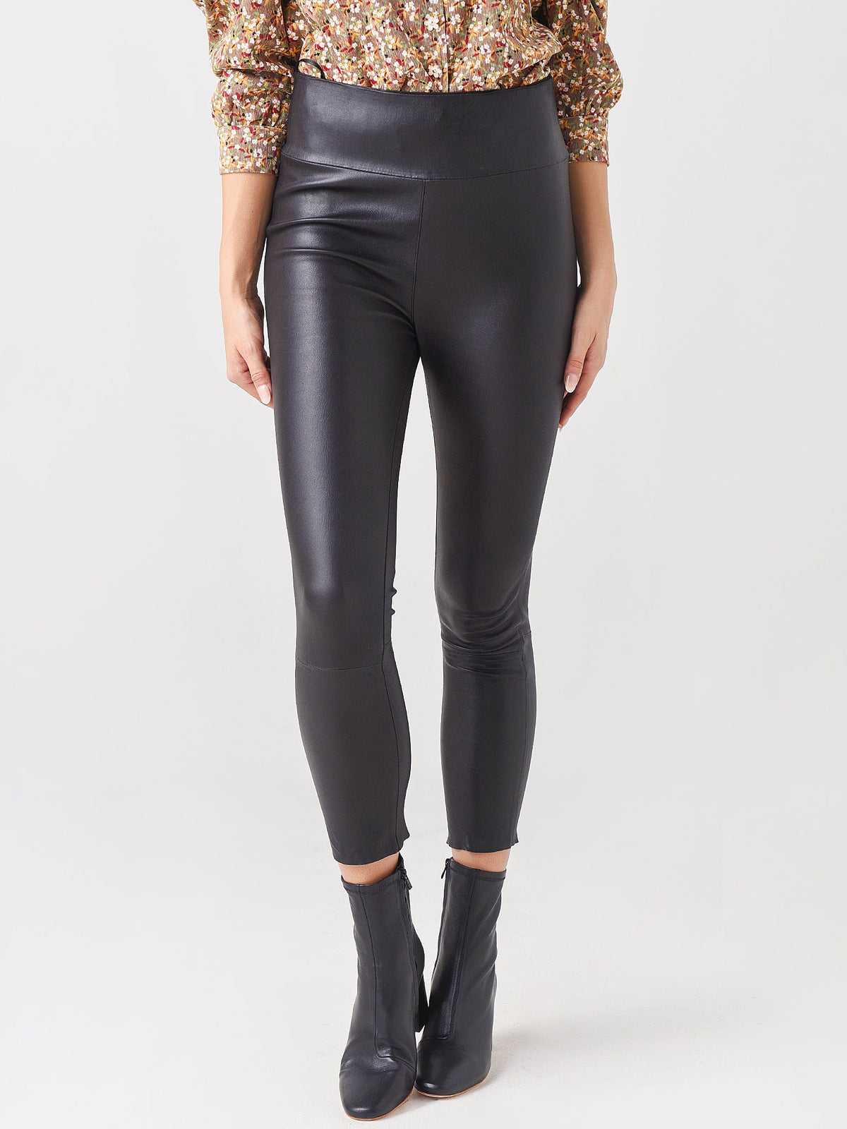SPRWMN Women's Leather Crop Legging