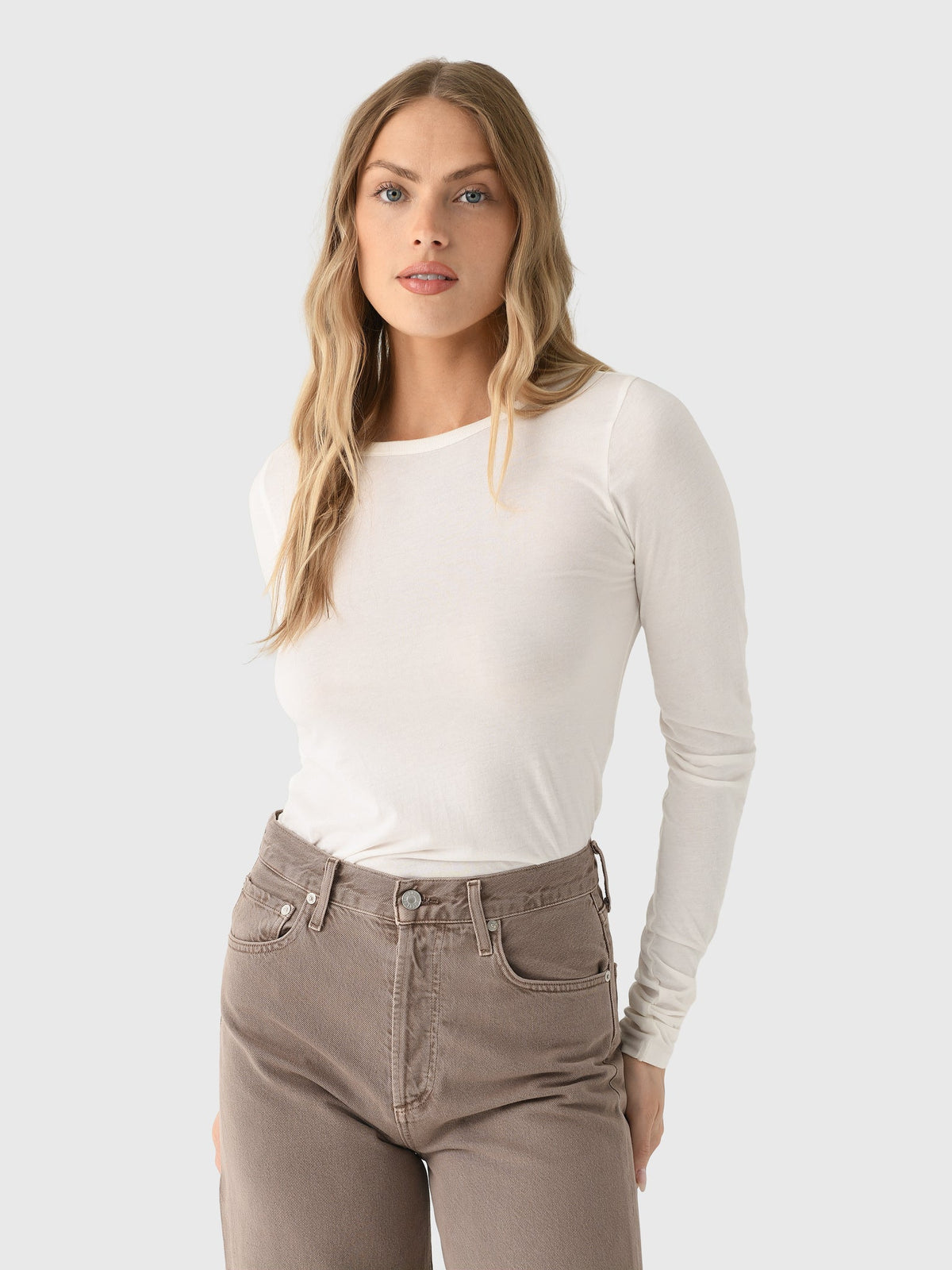 Eterne Women's Fitted Crewneck Long Sleeve T-Shirt