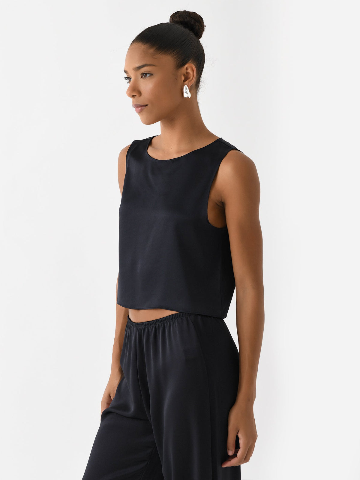 Leset Women's Barb Crop Sleeveless Crew