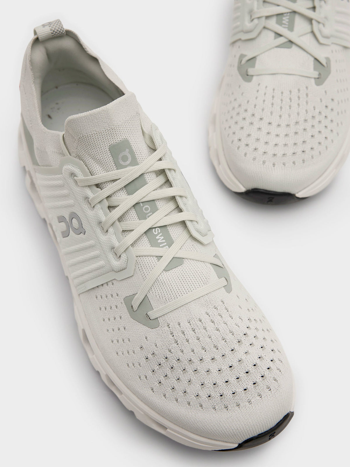 ON Men's Cloudswift 4 Sneaker