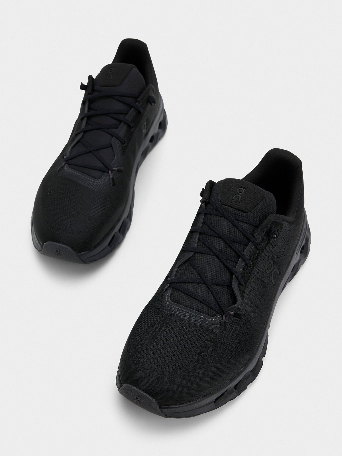 ON Men's Cloudtilt Sneaker