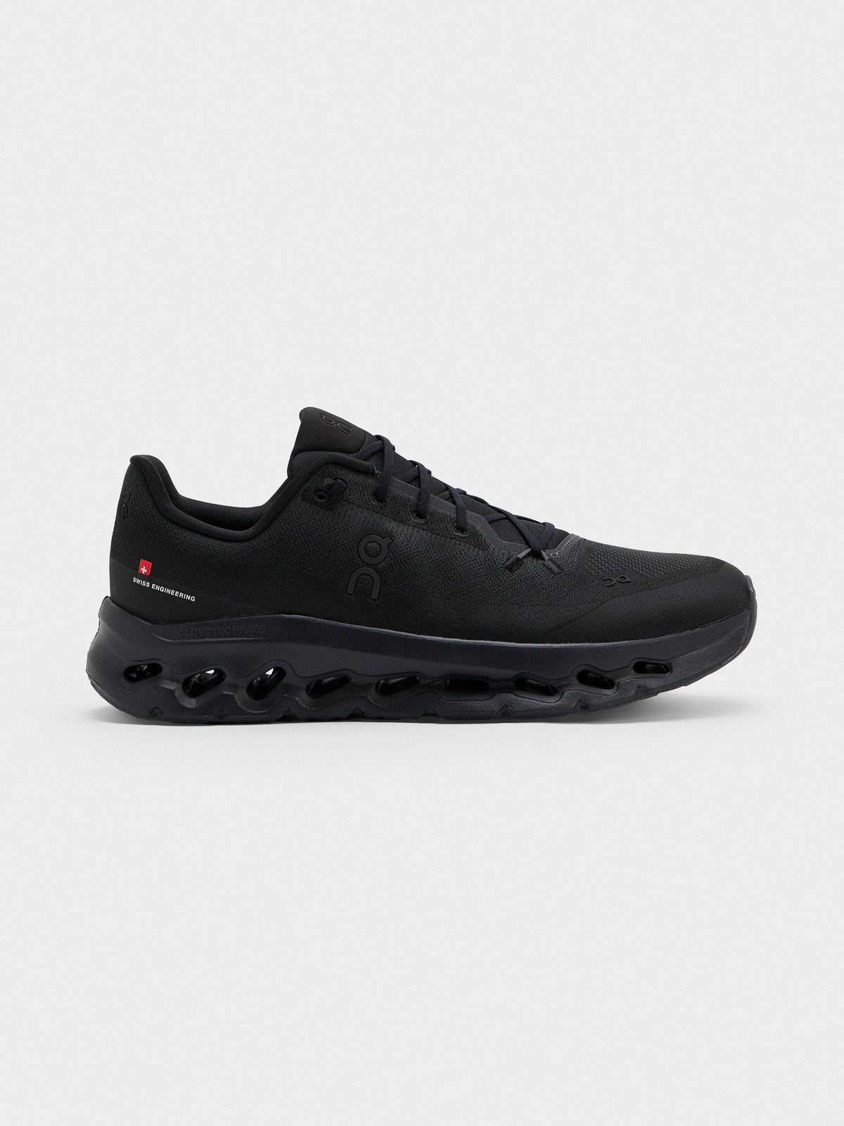 ON Men's Cloudtilt Sneaker
