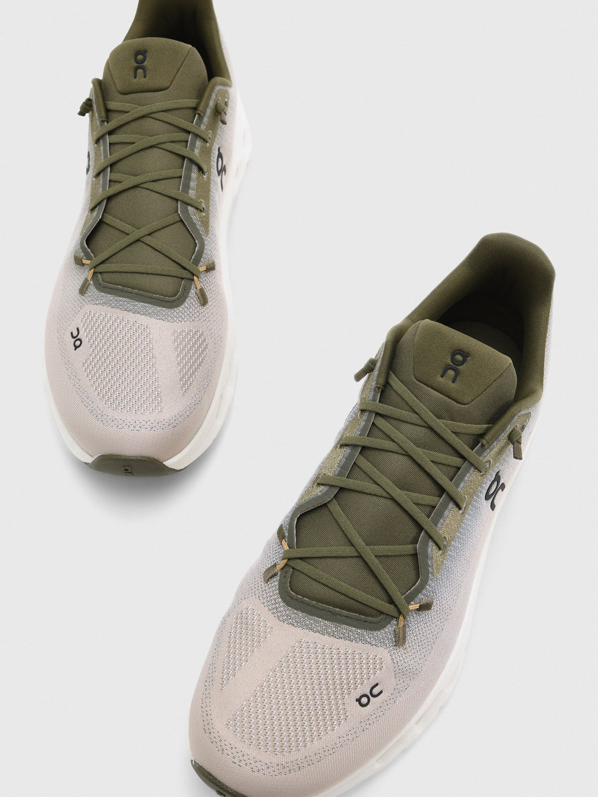 ON Men's Cloudtilt Sneaker