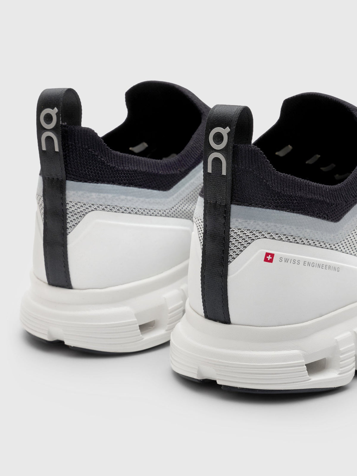 ON Men's Cloud 6 Versa Sneaker