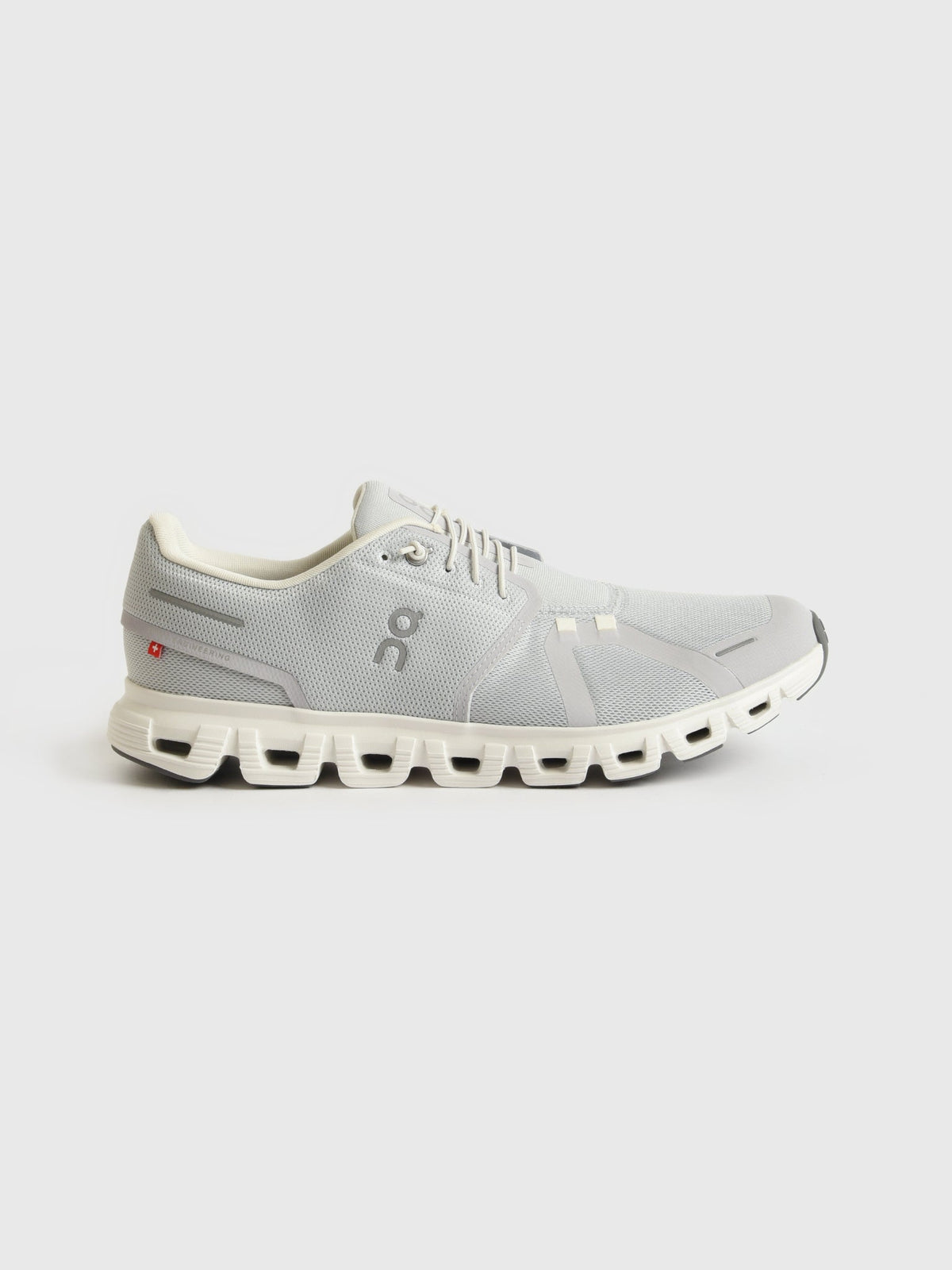 ON Men's Cloud 6 Sneaker
