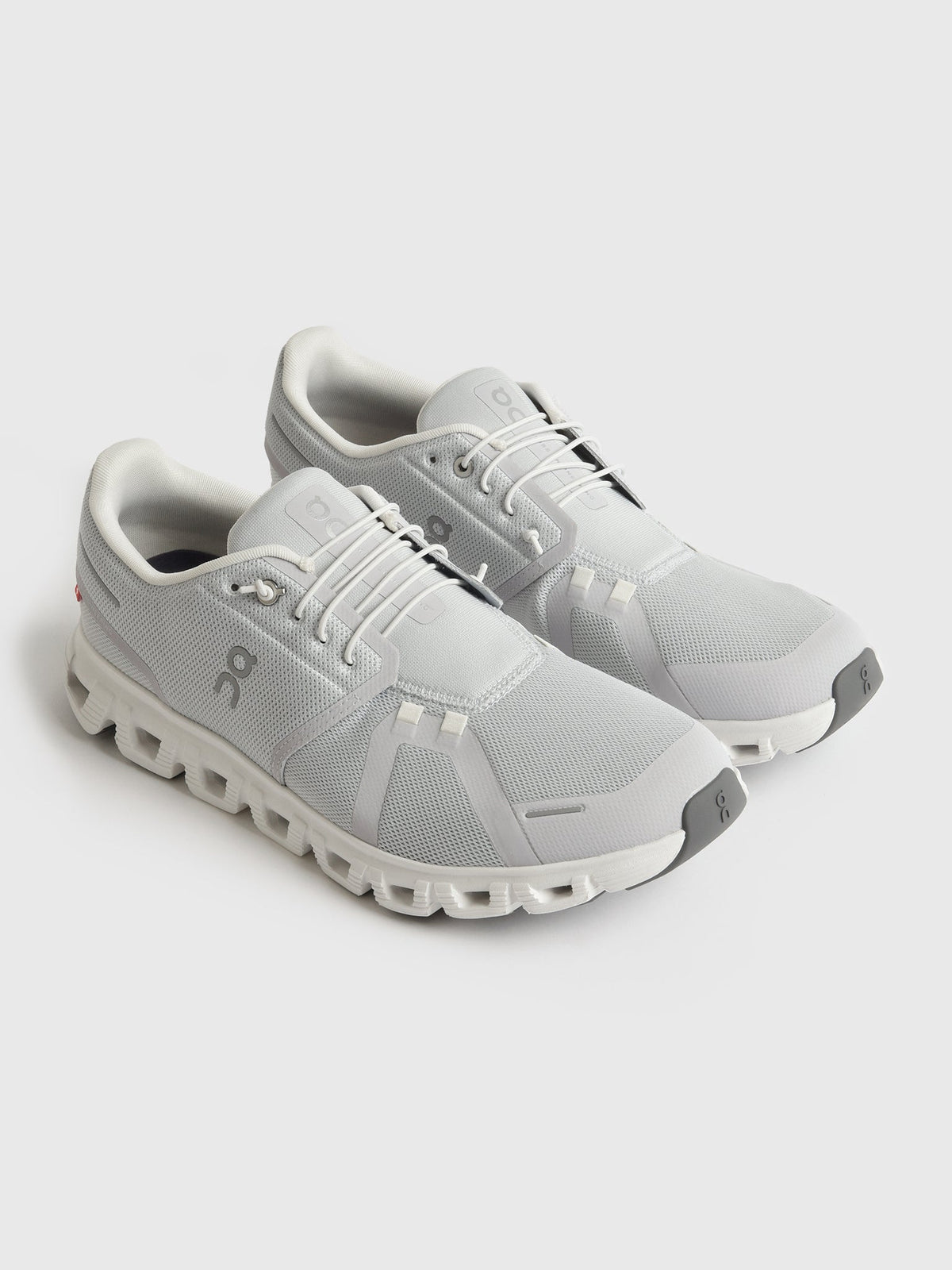 ON Men's Cloud 6 Sneaker