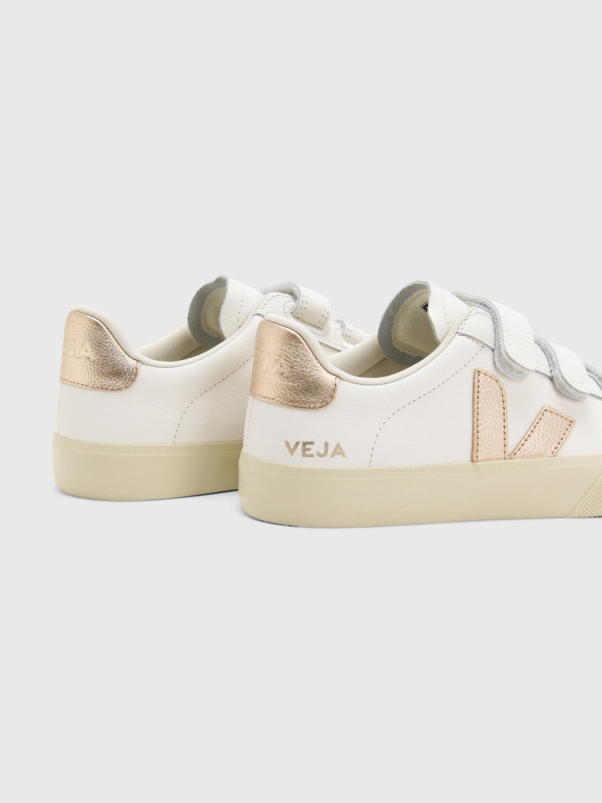 VEJA Women's Recife Leather Sneaker
