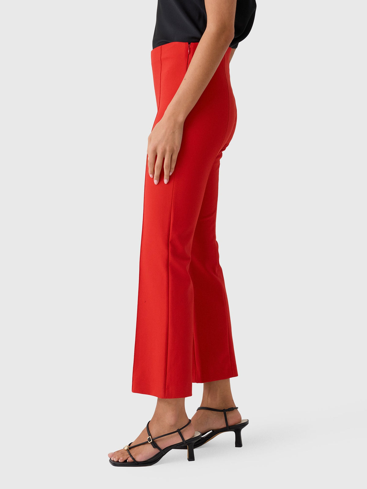 Vince Women's Niki Mid-Rise Pintuck Crop Flare Pant