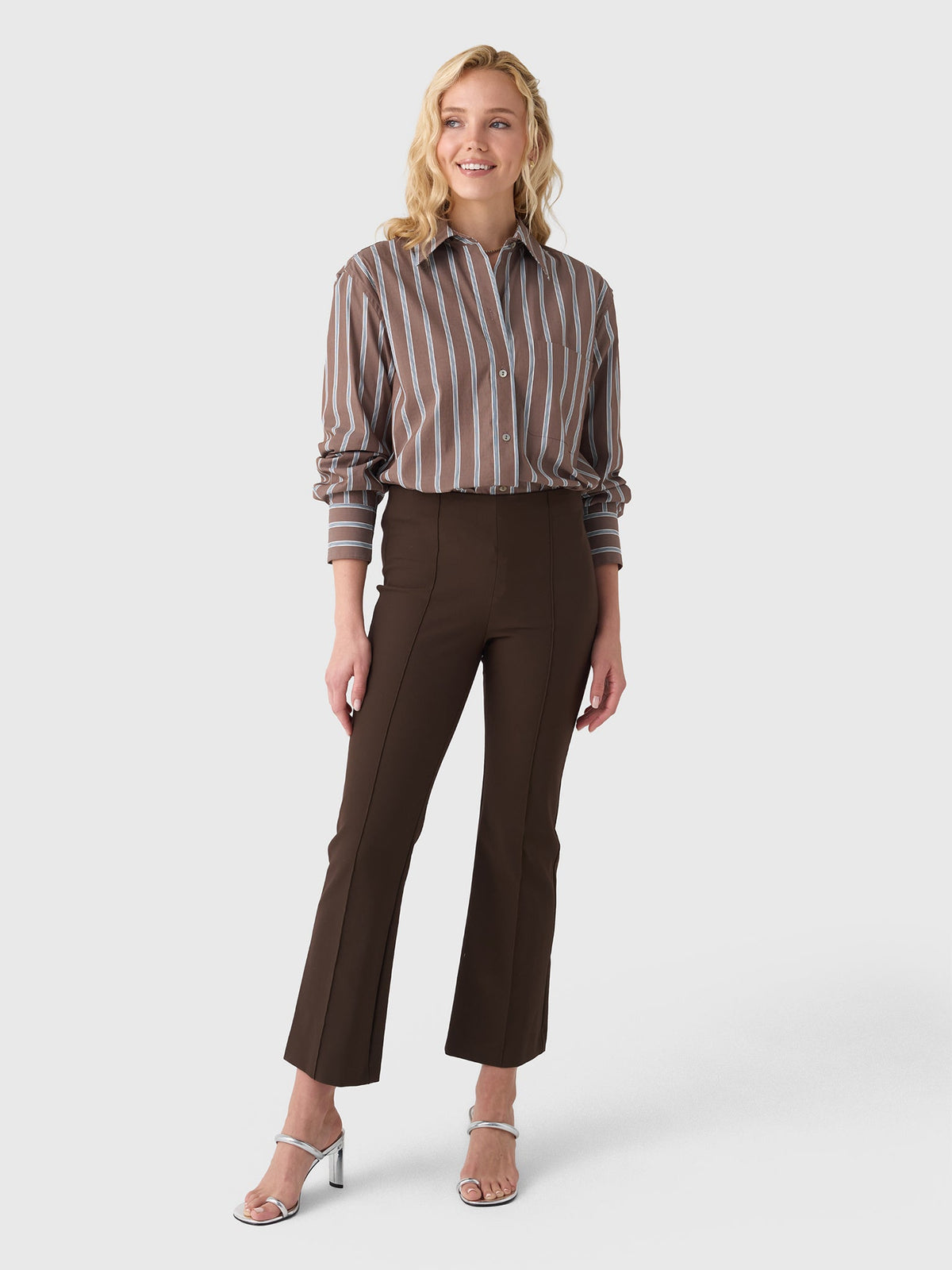 Vince Women's Niki Mid-Rise Pintuck Crop Flare Pant
