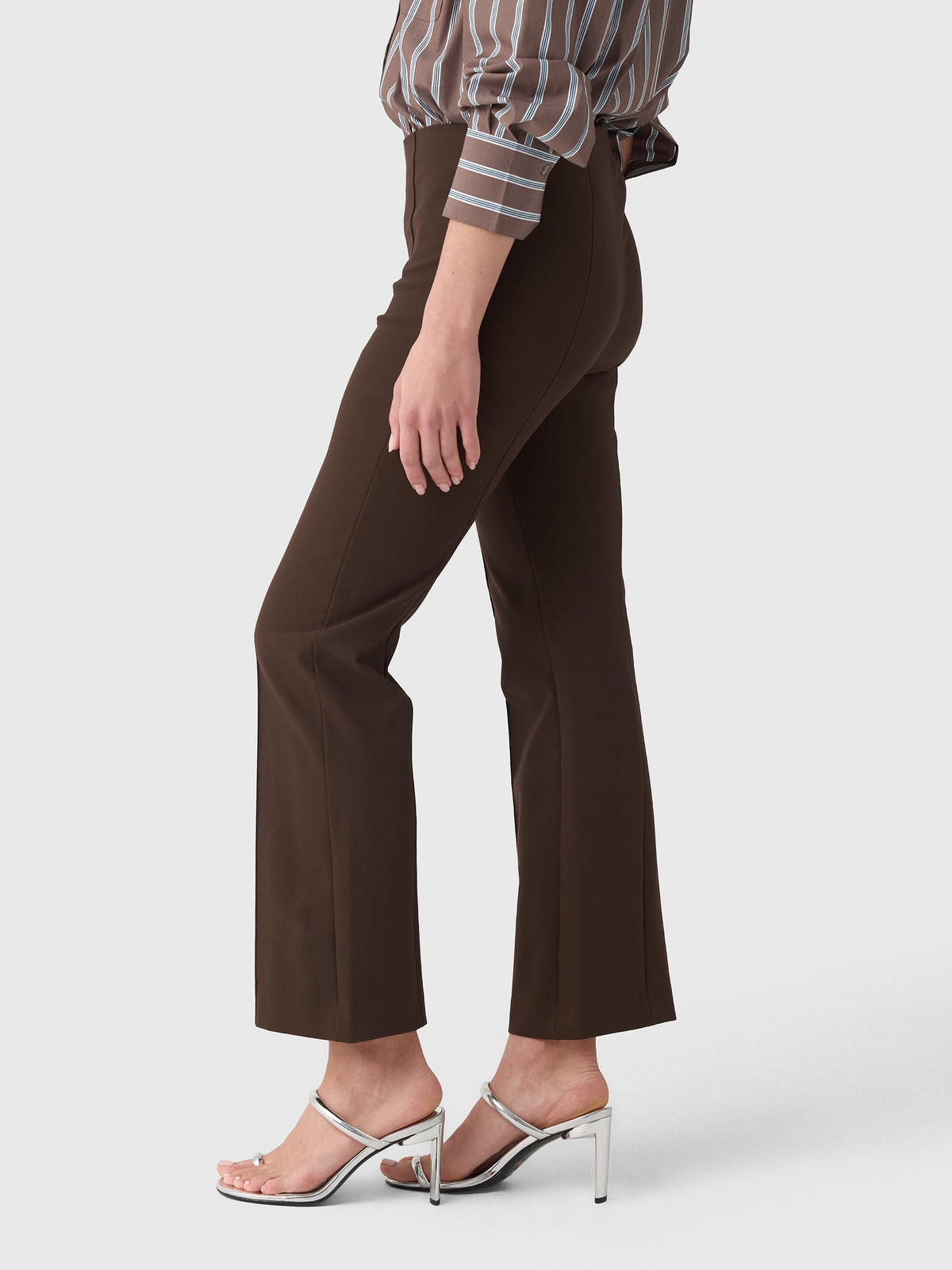 Vince Women's Niki Mid-Rise Pintuck Crop Flare Pant