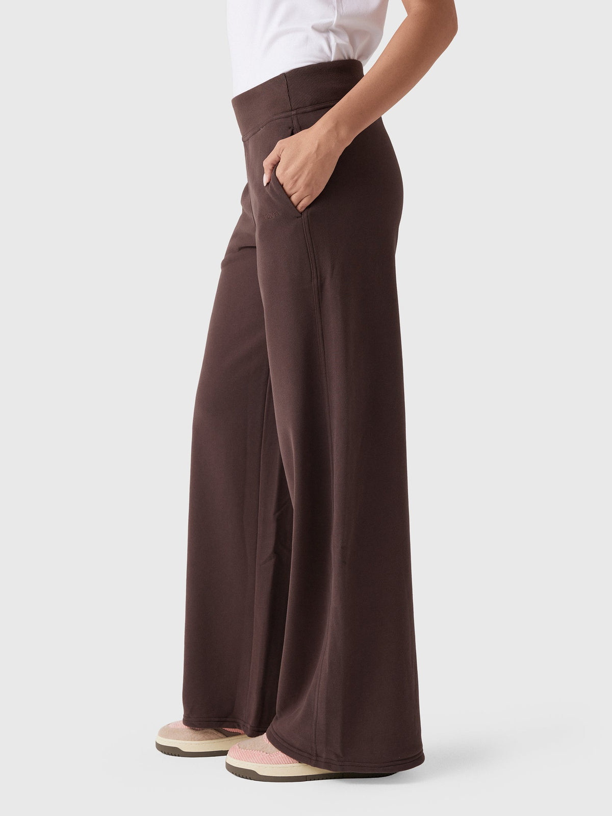 Vuori Women's Sedona Midrise Wideleg Sweatpant