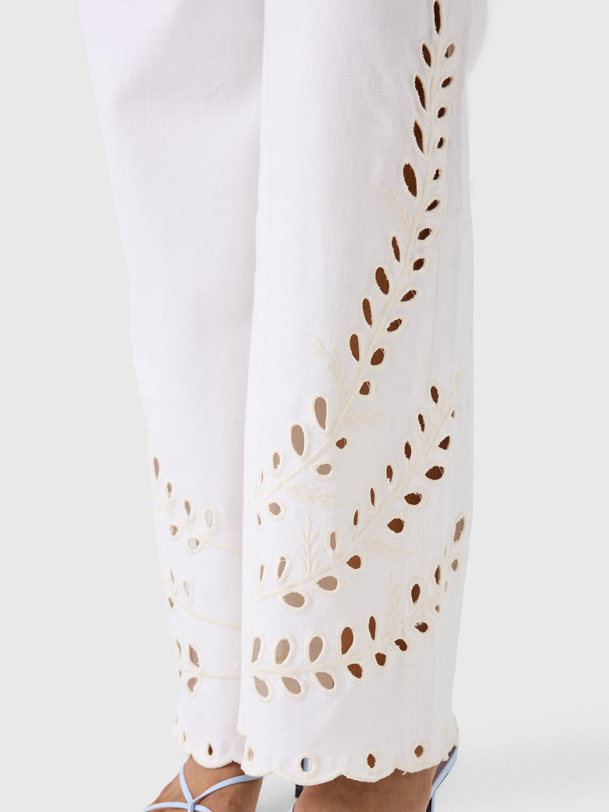 Le Jean Women's Column Eyelet Jean