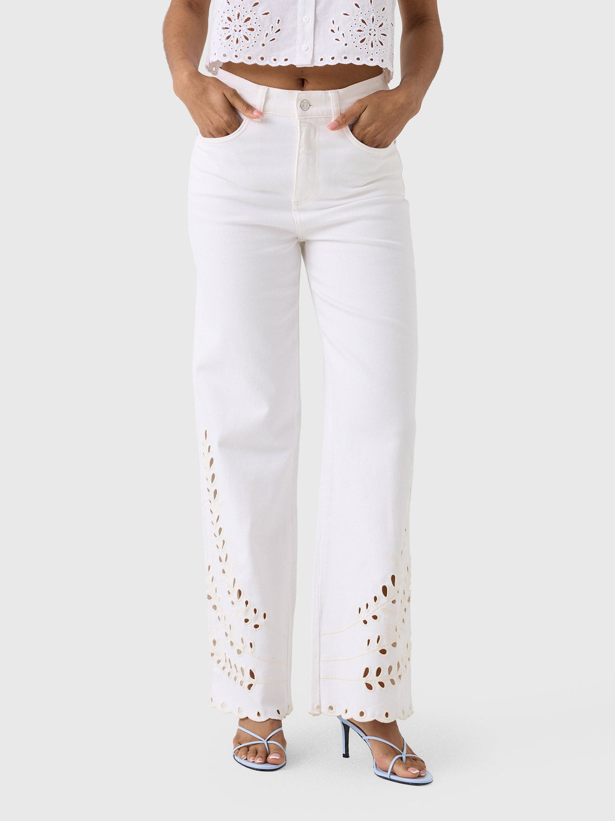 Le Jean Women's Column Eyelet Jean