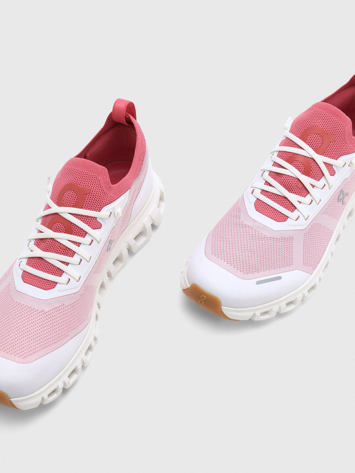 ON Women's Cloud 6 Versa Sneaker