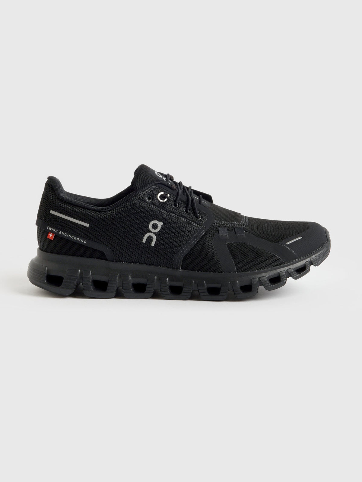 ON Women's Cloud 6 Sneaker
