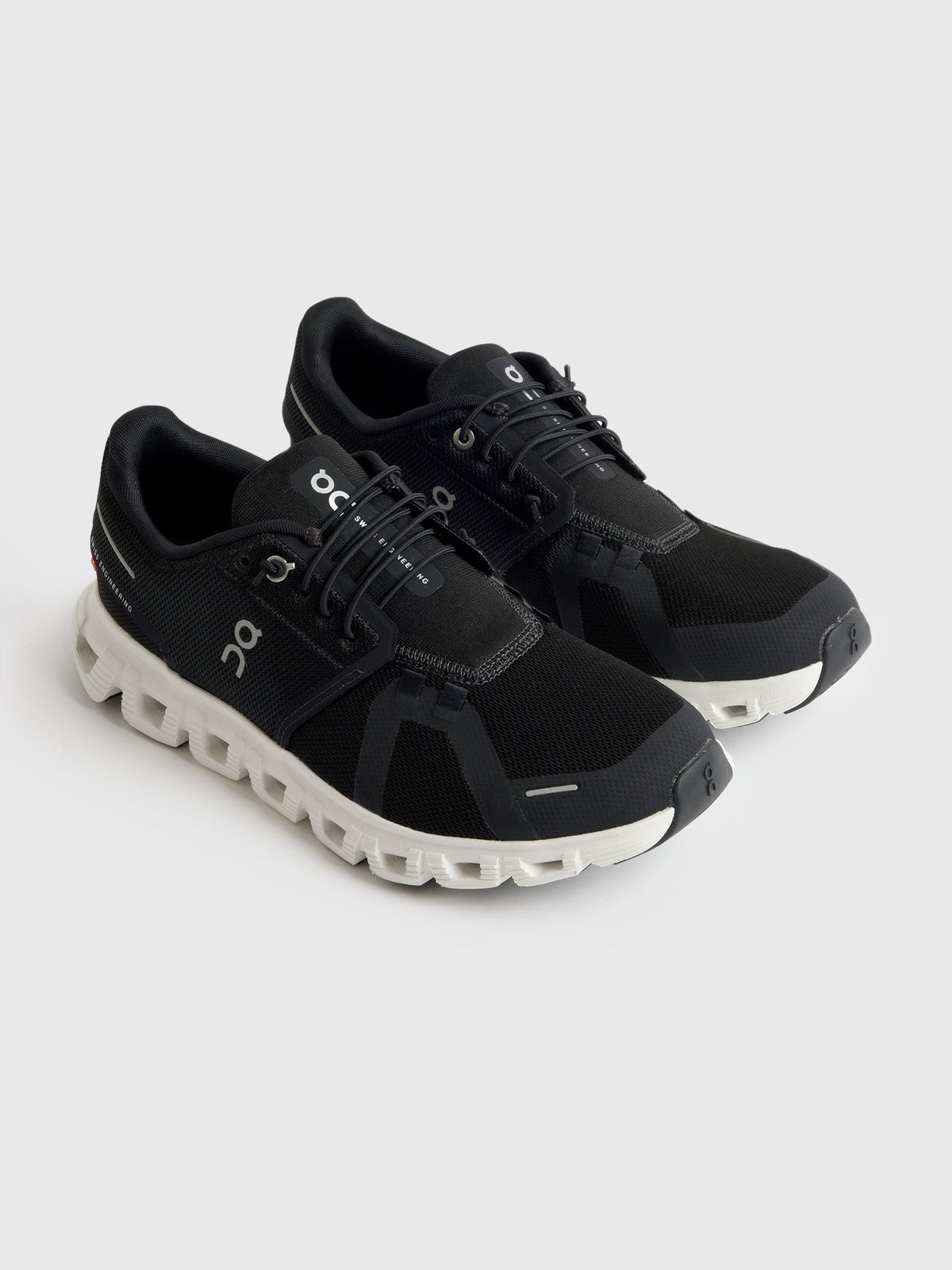ON Women's Cloud 6 Sneaker