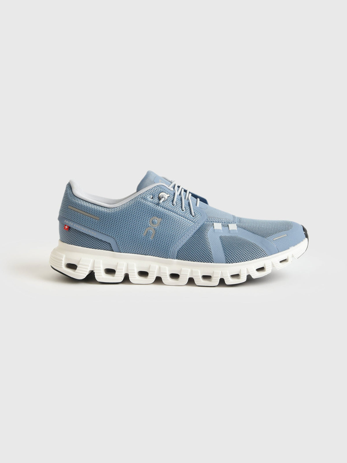 ON Women's Cloud 6 Sneaker
