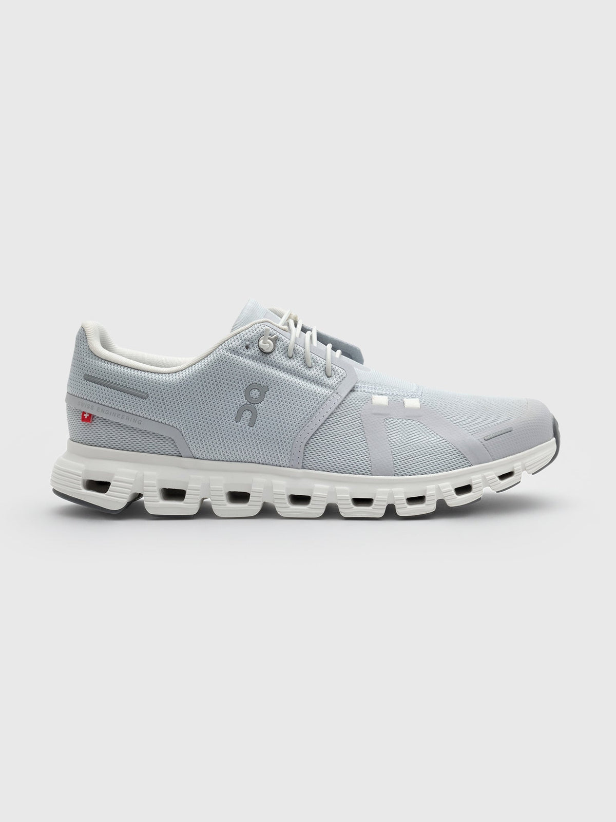 ON Women's Cloud 6 Sneaker