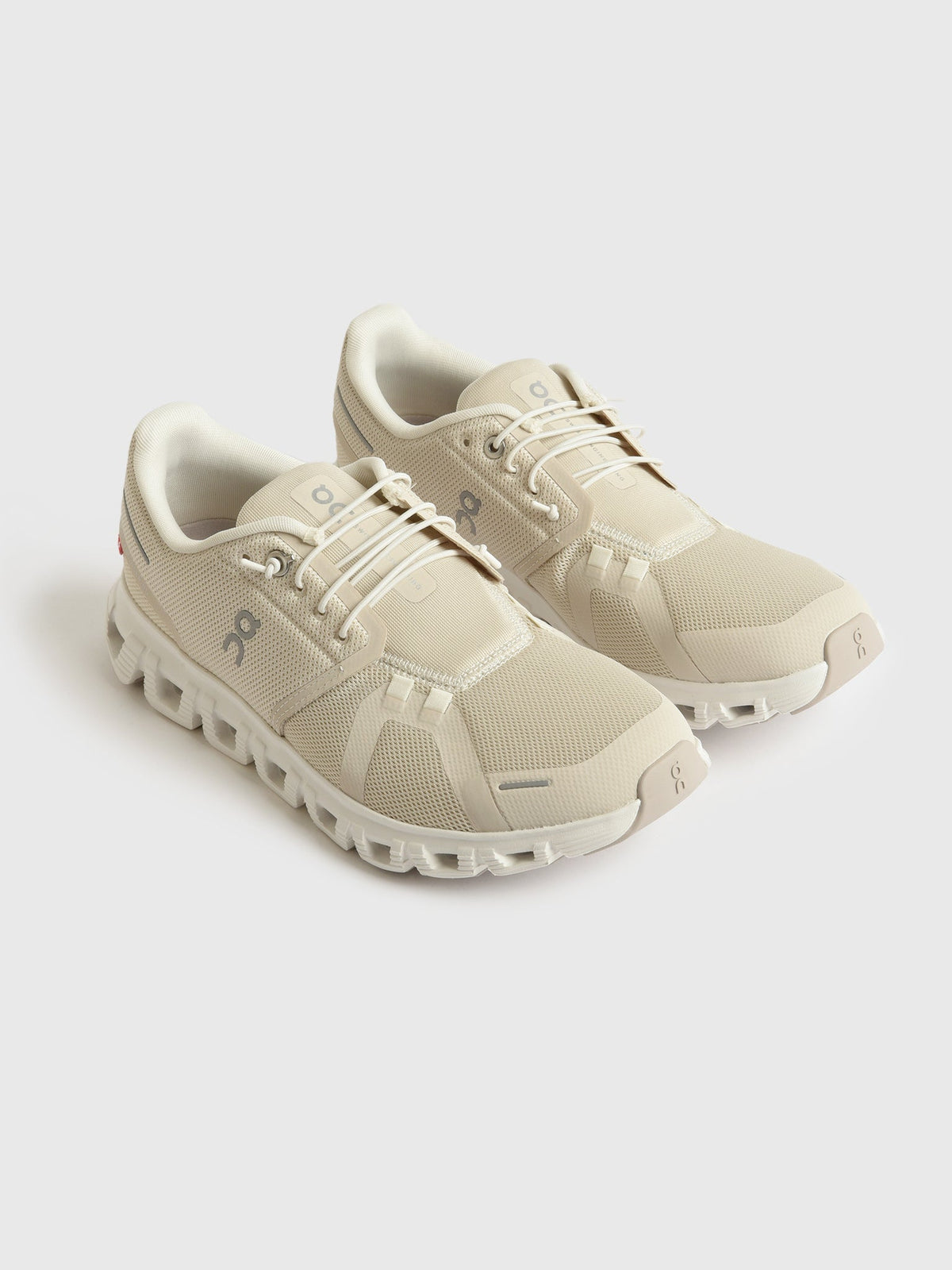 ON Women's Cloud 6 Sneaker