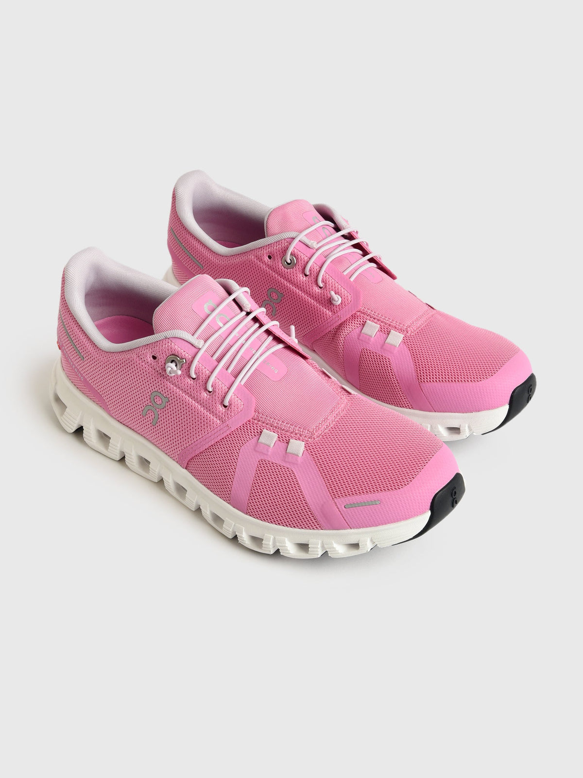 ON Women's Cloud 6 Sneaker