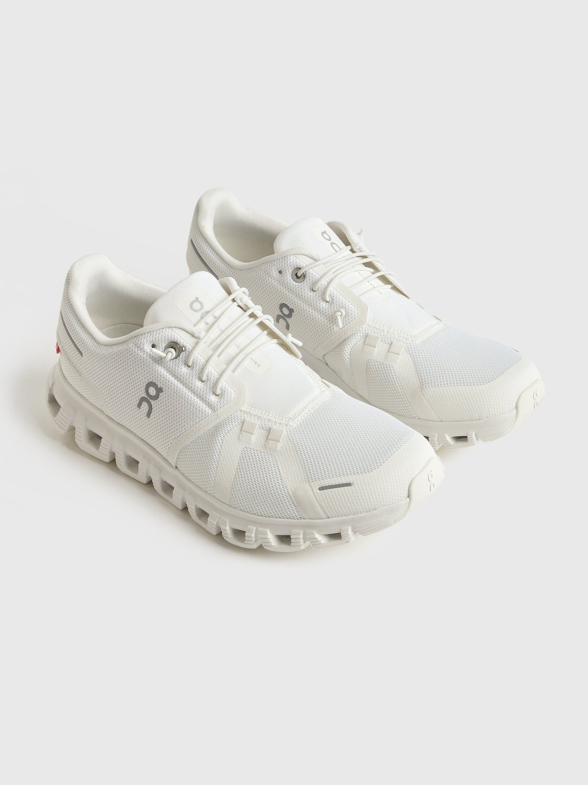 ON Women's Cloud 6 Sneaker
