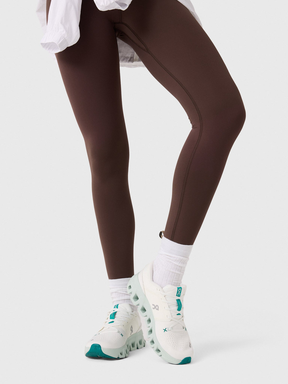 ON Women's Cloud X 5 Sneaker