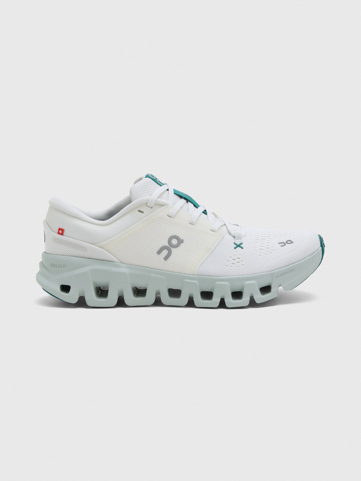 ON Women's Cloud X 5 Sneaker