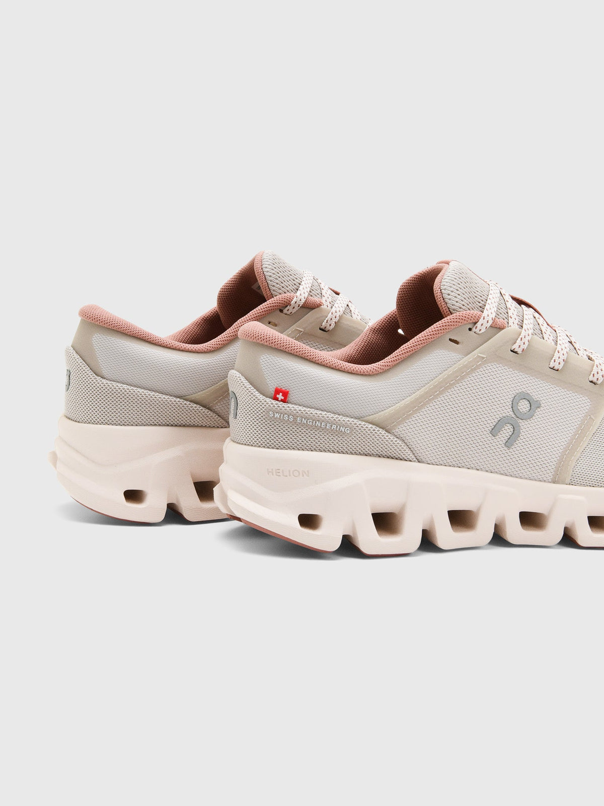 ON Women's Cloud X 5 Sneaker