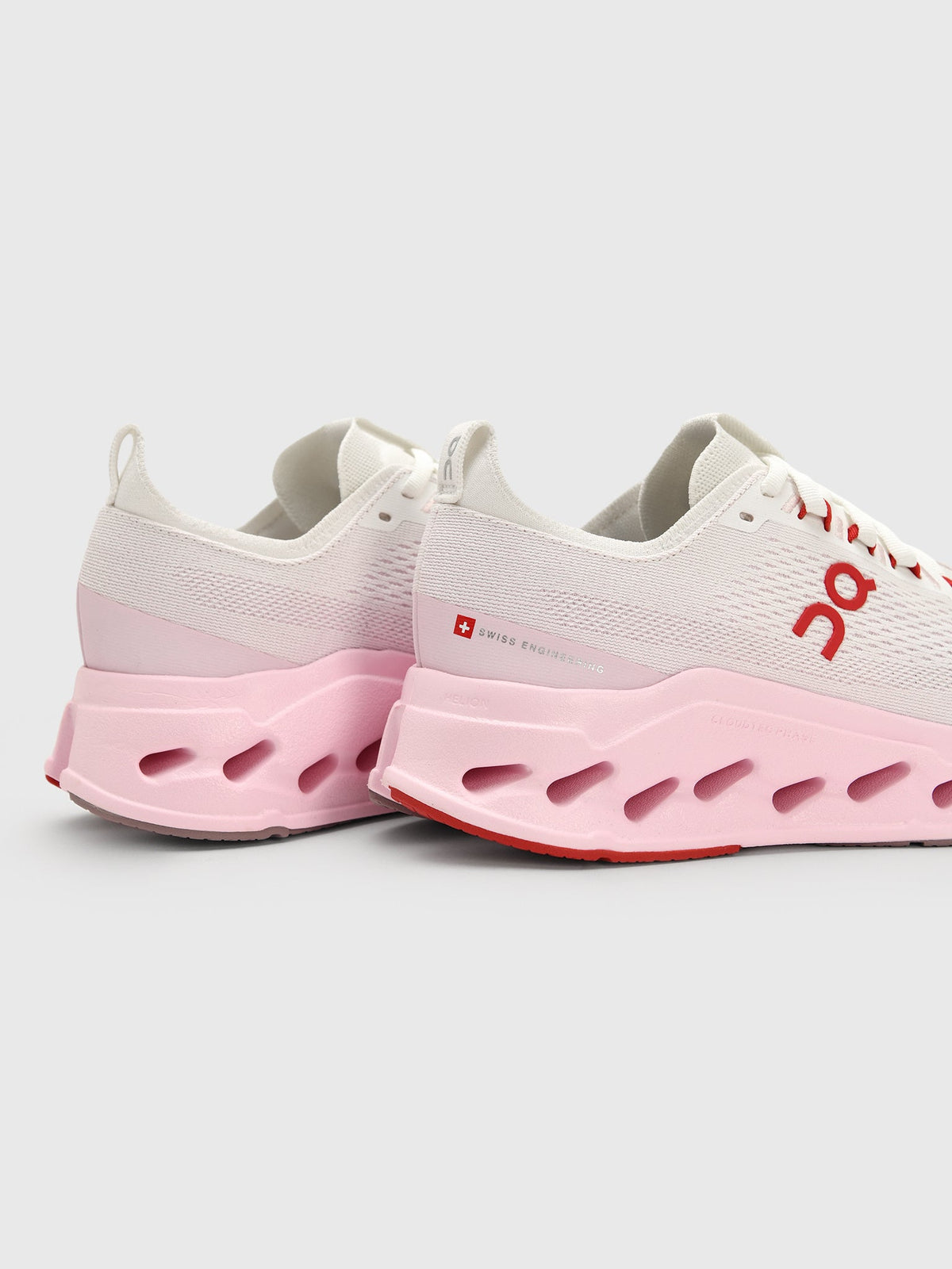 ON Women's Cloudsurfer Max Running Shoe
